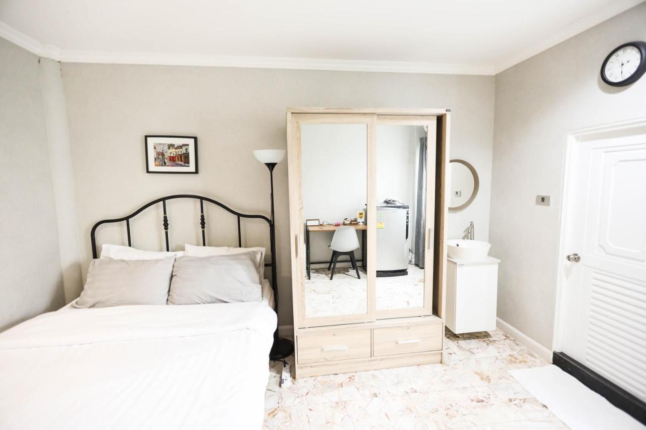 Wang Lang Hostel Бангкок Экстерьер фото