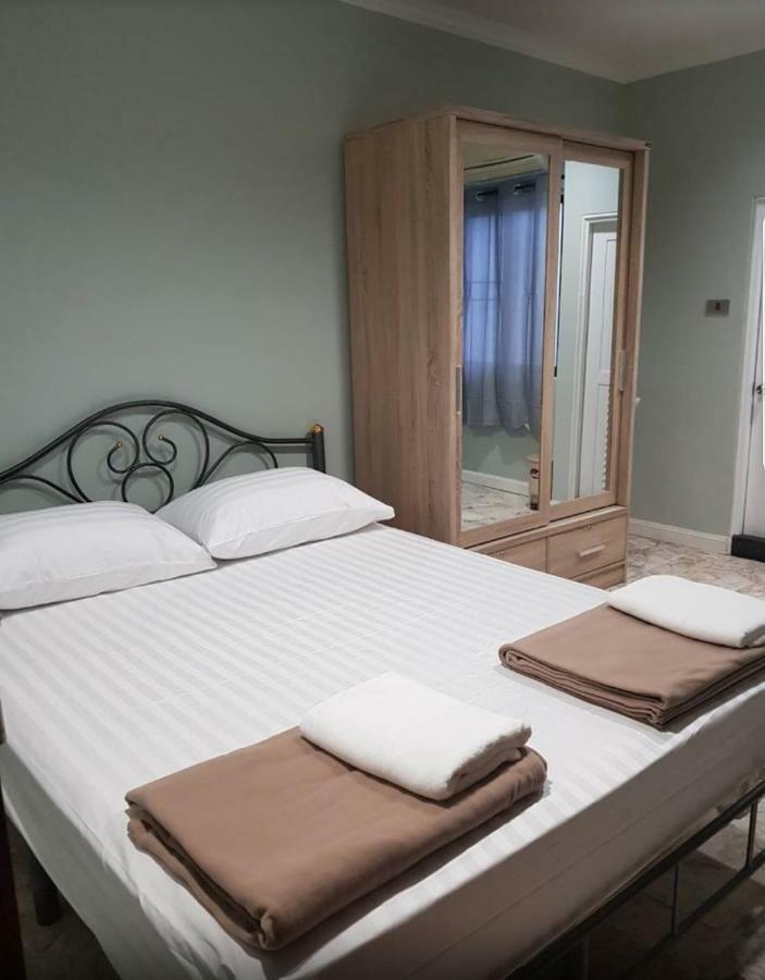 Wang Lang Hostel Бангкок Экстерьер фото