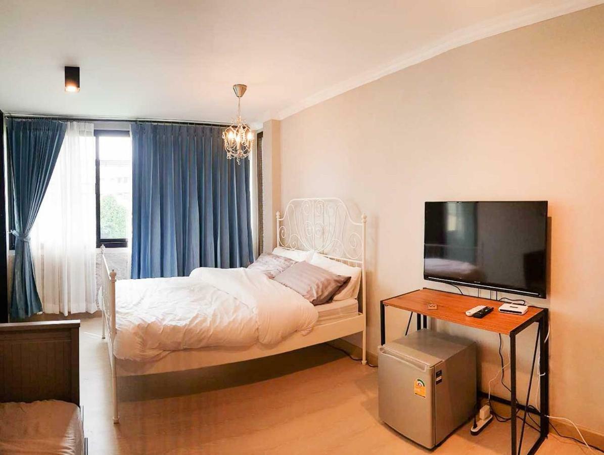 Wang Lang Hostel Бангкок Экстерьер фото